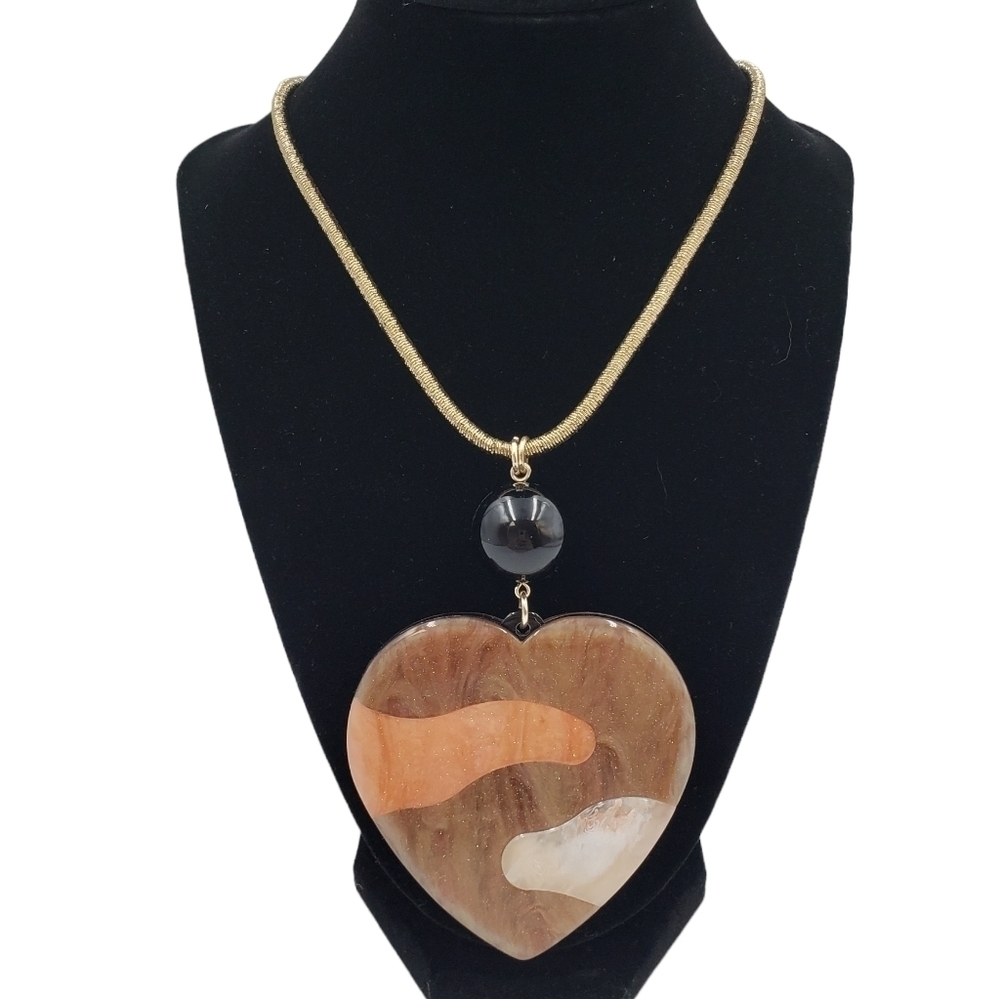 🔷️Faux Wood Resin Heart Golden Rope Cord Necklace